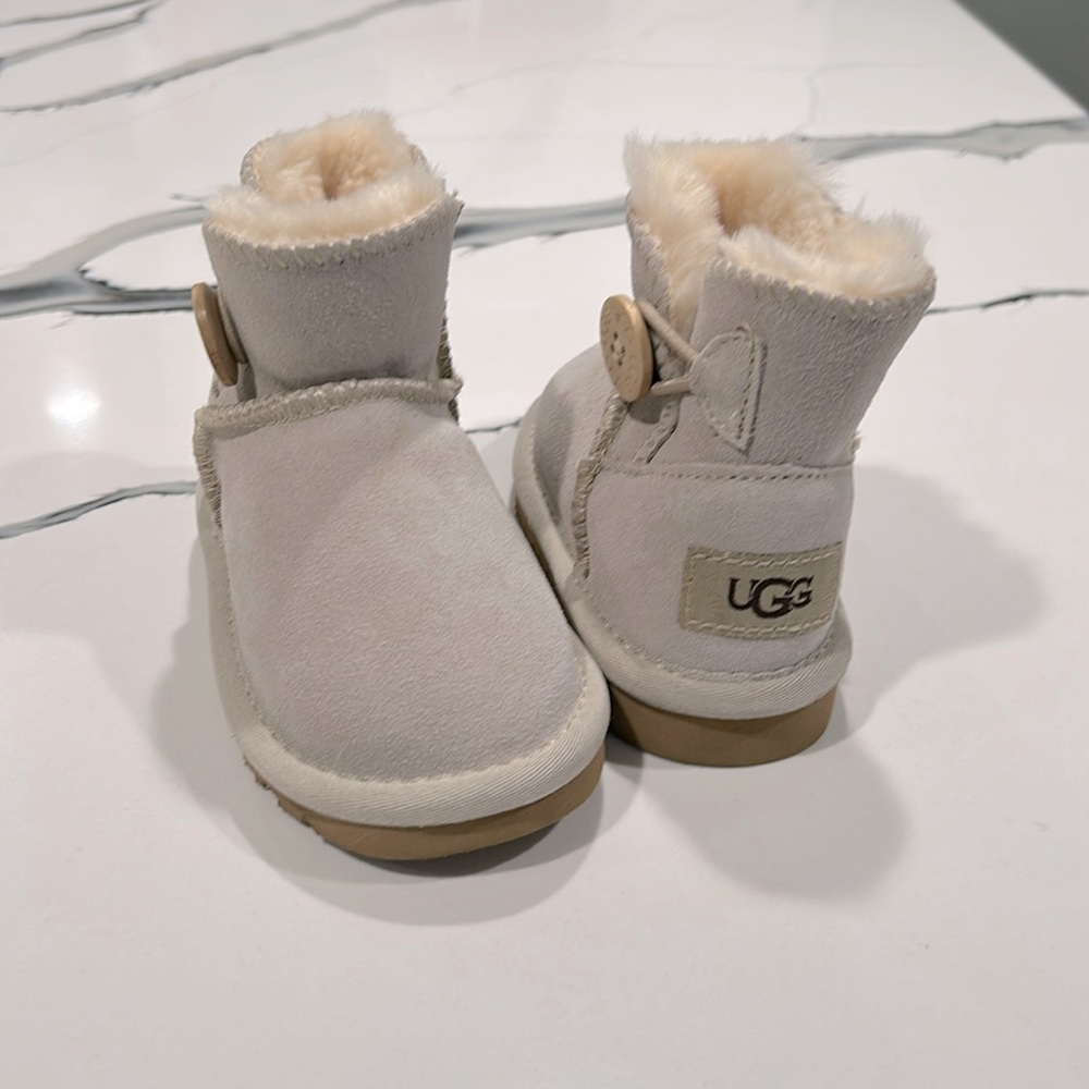 Ugg